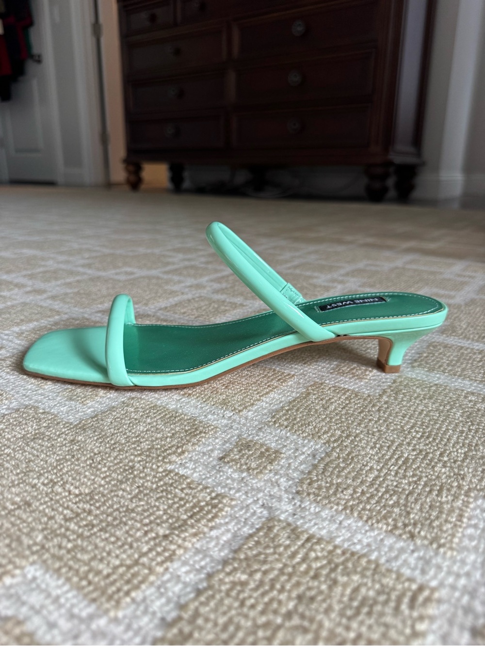 Nine West Noel Patent Kitten Heel Slide Sandals Mint Green Size 10 - Picture 4 of 13
